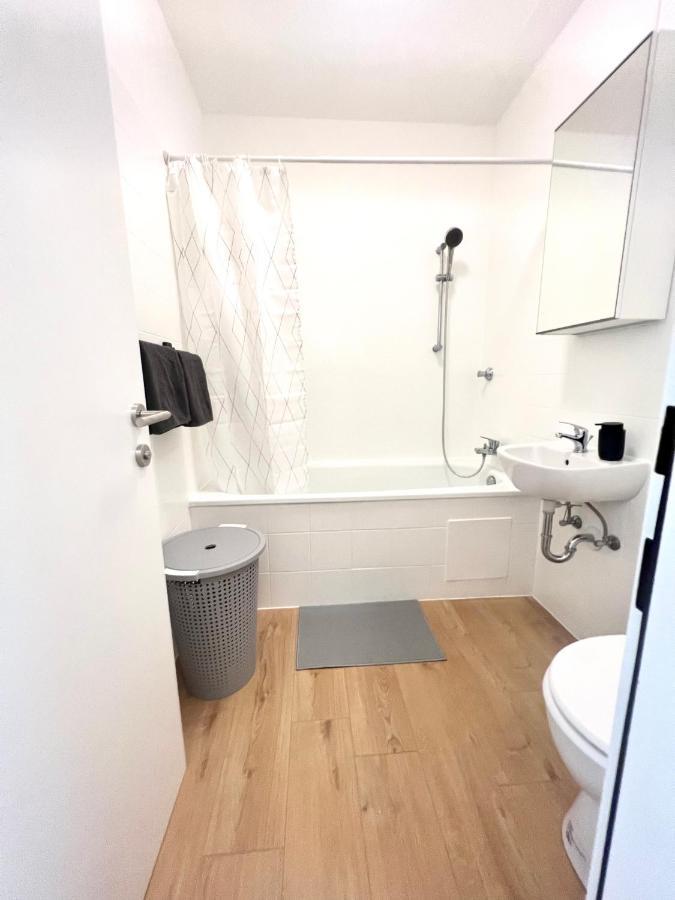 Apartamento Isabellas: Near To Trainstation *